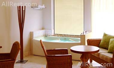 Le Meridien Limassol Spa & Resort 10